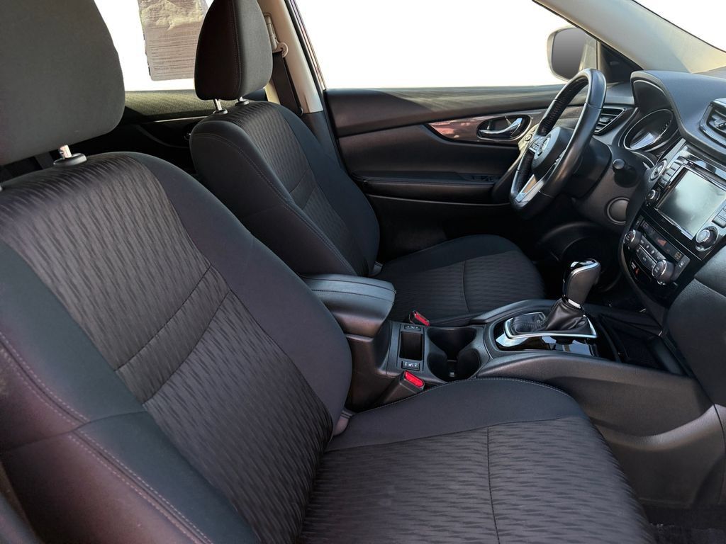 Used 2018 Nissan Rogue SV AWD/4WD image 15