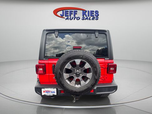 Used 2018 Jeep Wrangler Unlimited Sahara w/ LED Lighting Group AWD/4WD image 6