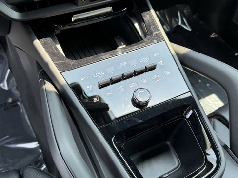 New 2025 Porsche Cayenne Turbo image 22