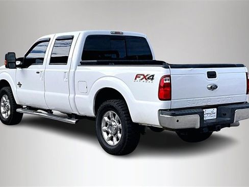 Used 2014 Ford F250 Lariat w/ Lariat Interior Package image 4