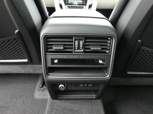 New 2026 Porsche Cayenne GTS image 18