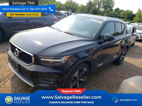 Used 2019 Volvo XC40 T5 Momentum AWD/4WD image 1