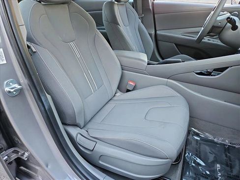 Used 2023 Hyundai Elantra SEL FWD image 19