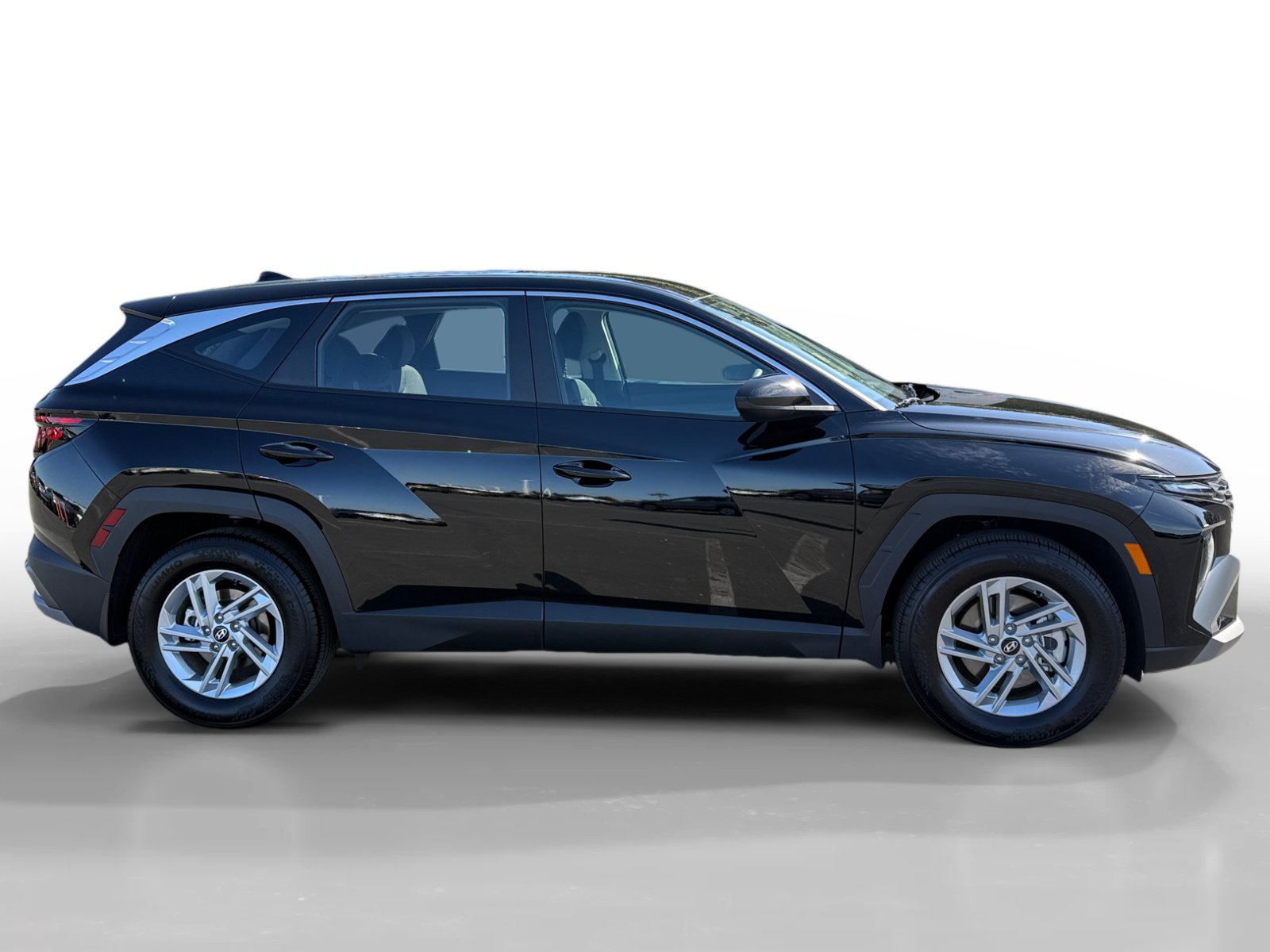 Certified 2026 Hyundai Tucson SE FWD image 6