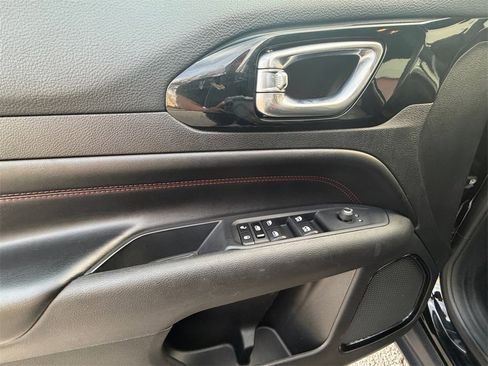 Used 2024 Jeep Compass Trailhawk image 11