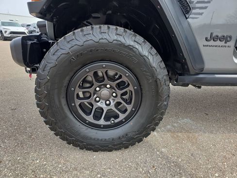 Used 2023 Jeep Wrangler Unlimited Sport AWD/4WD image 35