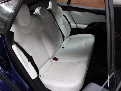 Used 2022 Tesla Model S AWD image 27