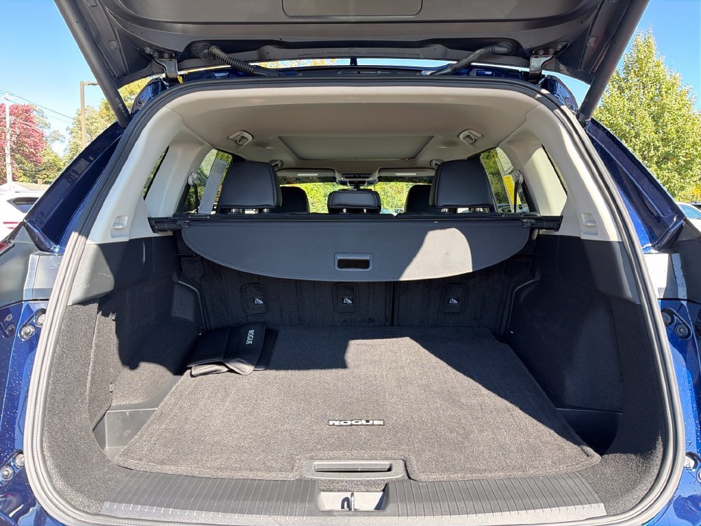 Used 2024 Nissan Rogue SV w/ SV Premium Package AWD/4WD image 23