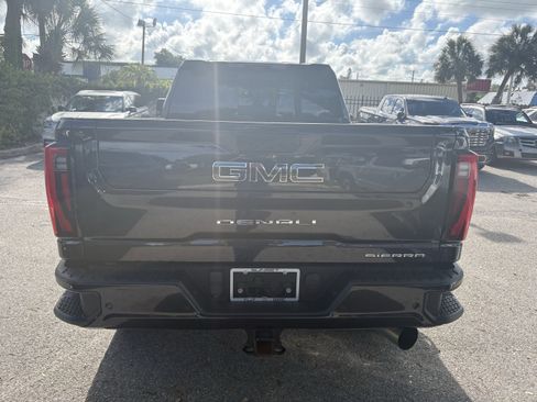 Used 2024 GMC Sierra 2500 Denali Ultimate w/ Max Trailering Package AWD/4WD image 6