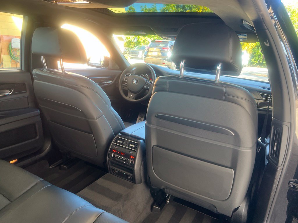 Used 2015 BMW 750Li xDrive AWD/4WD image 17