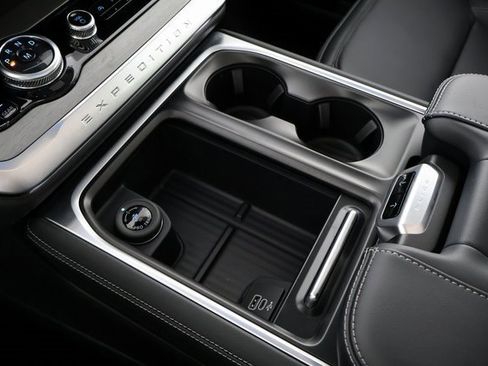 New 2026 Ford Expedition Max Platinum w/ Driver's Package image 27