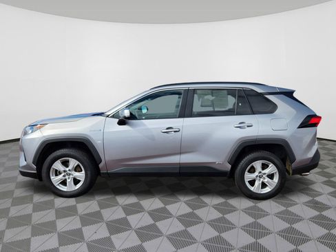 Used 2021 Toyota RAV4 LE image 5