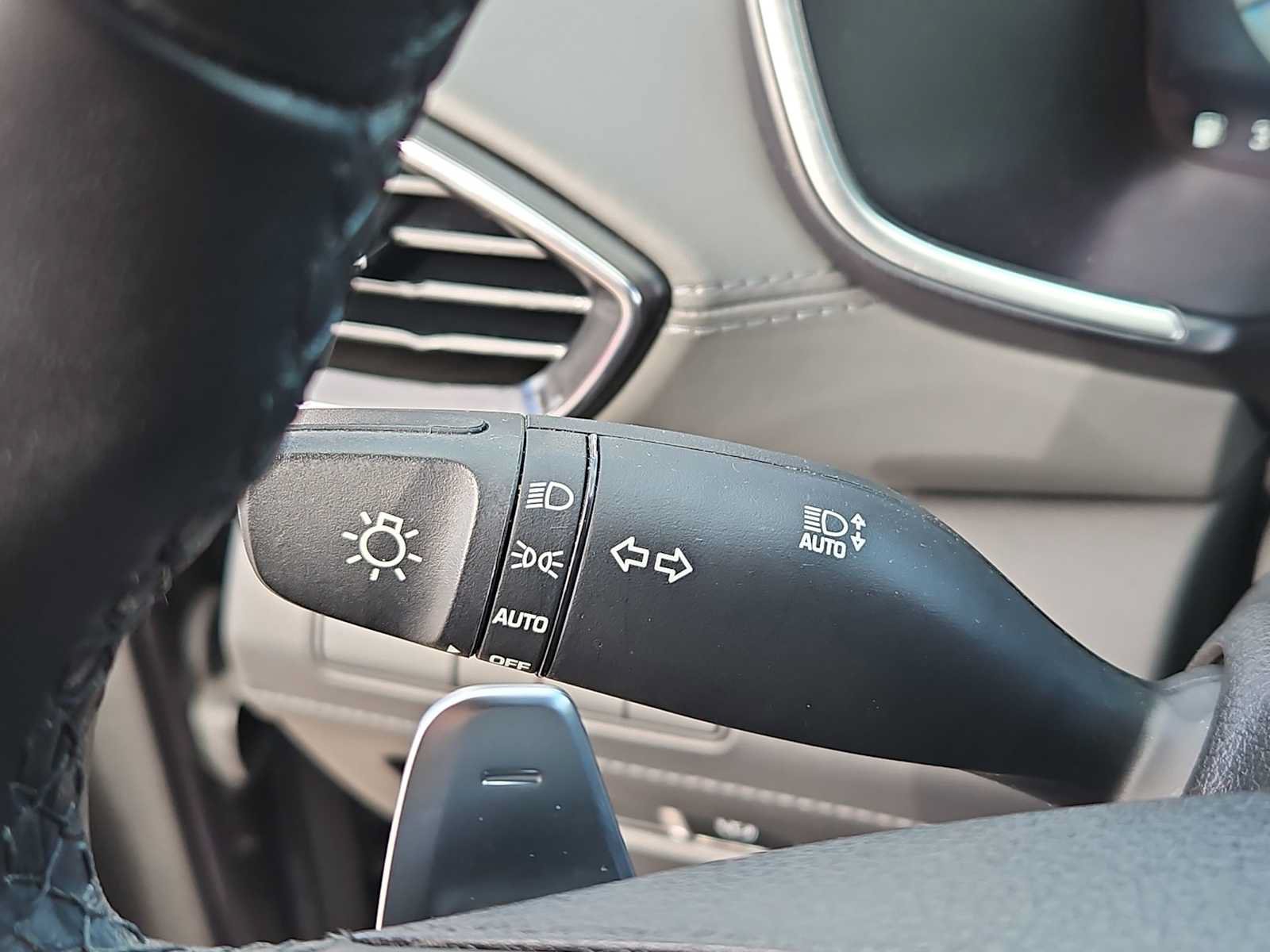 Certified 2023 Hyundai Santa Fe SEL w/ Premium Package FWD image 26