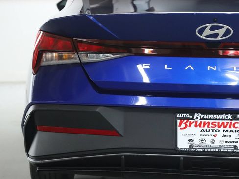 Used 2024 Hyundai Elantra SE FWD image 44