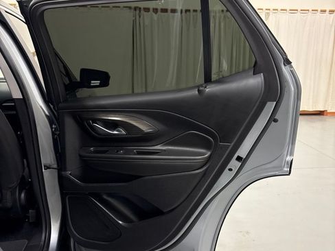 Used 2024 GMC Terrain SLE FWD image 29