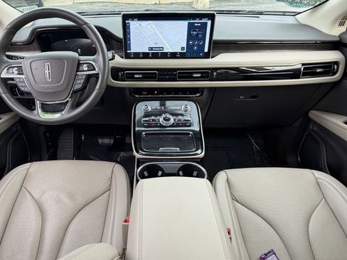 Certified 2023 Lincoln Nautilus Reserve w/ Luxury Package image 22