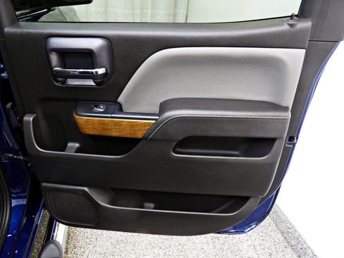 Used 2018 Chevrolet Silverado 1500 LTZ w/ LPO, Street Package image 11