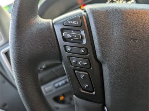 Certified 2025 Nissan Frontier SV image 17