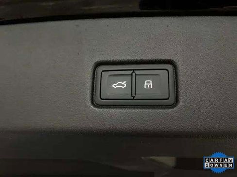 Used 2023 Audi Q4 e-tron Premium Plus w/ Premium Plus image 8