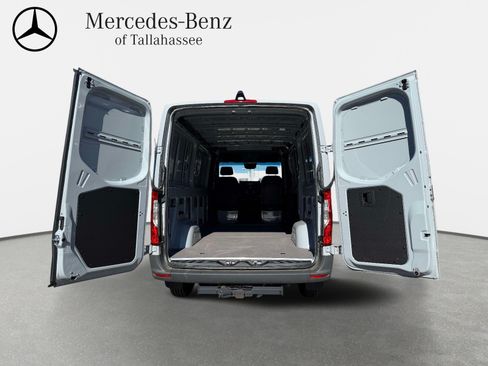 Used 2024 Mercedes-Benz Sprinter 2500 image 12