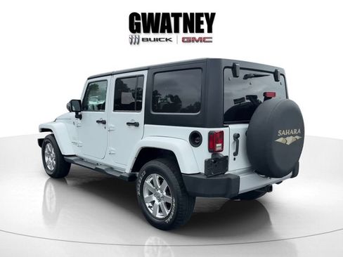 Used 2014 Jeep Wrangler Unlimited Sahara w/ Max Tow Package AWD/4WD image 5