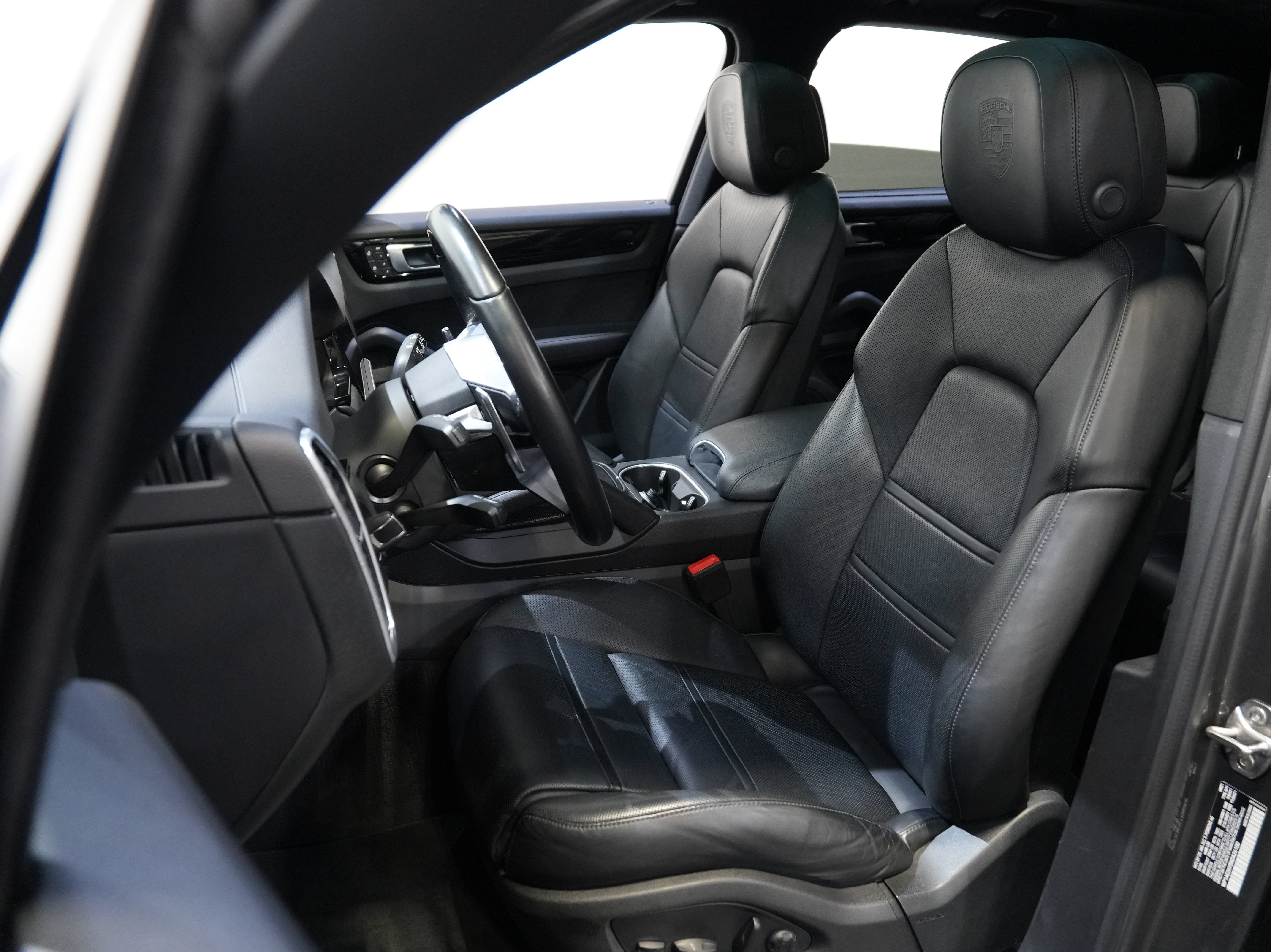 Used 2022 Porsche Cayenne E-Hybrid AWD/4WD image 29