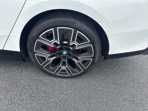 Used 2025 BMW i5 xDrive40 w/ M Sport Package AWD/4WD image 6