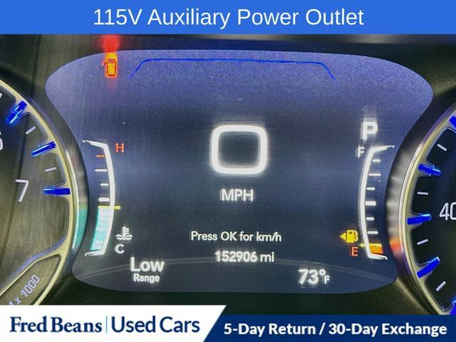 Used 2018 Chrysler Pacifica Limited w/ Tire & Wheel Group FWD image 17