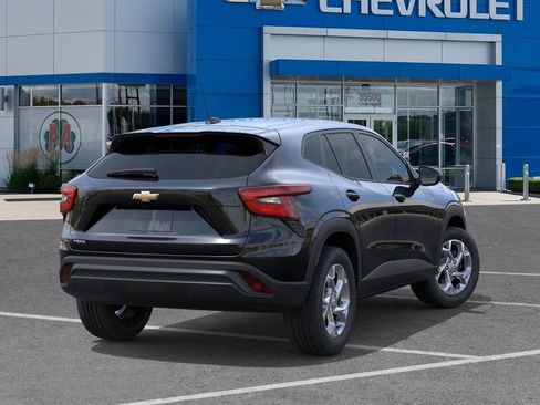 New 2026 Chevrolet Trax LS image 4