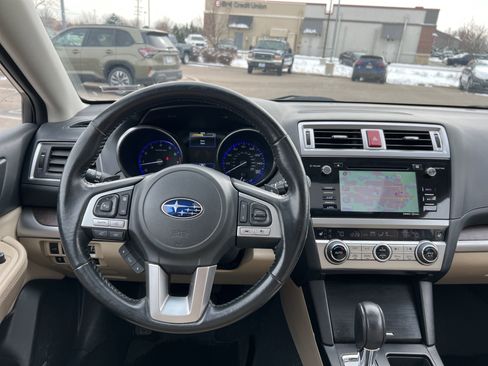 Used 2016 Subaru Outback 3.6R Limited image 2