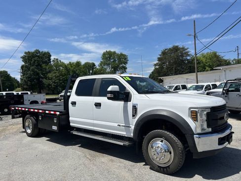 Used 2018 Ford F550 4x4 Crew Cab Super Duty w/ Power Equipment Group image 2