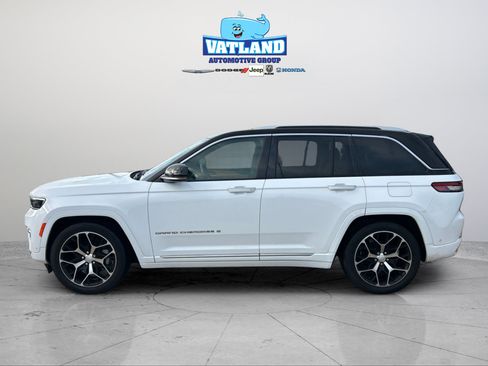 Certified 2022 Jeep Grand Cherokee Summit AWD/4WD image 2