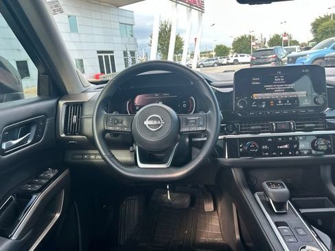 Used 2025 Nissan Pathfinder Platinum w/ Cargo Package AWD/4WD image 25