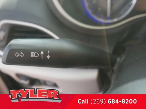 Used 2022 Chrysler Pacifica Touring-L FWD image 26