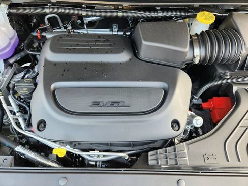 New 2026 Chrysler Pacifica Select image 25