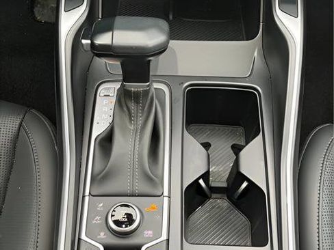 Used 2025 Kia Sorento S w/ Panoramic Sunroof Package image 8