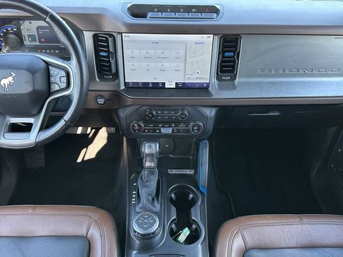Used 2023 Ford Bronco Outer Banks w/ Sasquatch Package AWD/4WD image 16