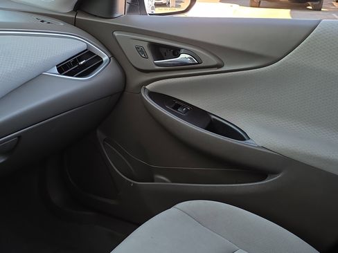 Used 2022 Chevrolet Malibu LT image 22