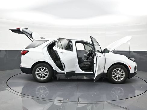 Used 2023 Chevrolet Equinox LT FWD image 29