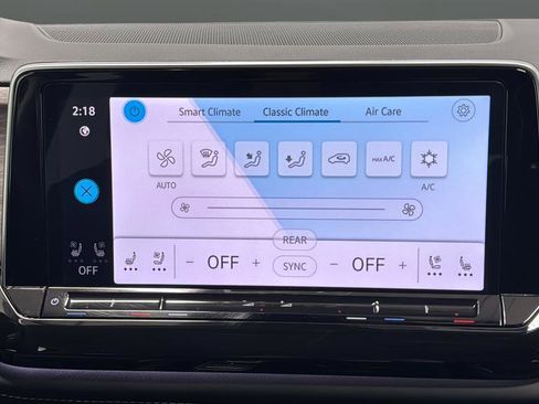 Used 2025 Volkswagen Atlas SEL Premium R-Line image 18