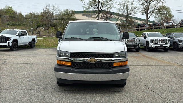 Used 2024 Chevrolet Express 2500 w/ Driver Convenience Package RWD image 3