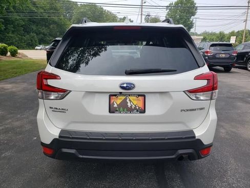 Certified 2023 Subaru Forester Premium AWD/4WD image 4