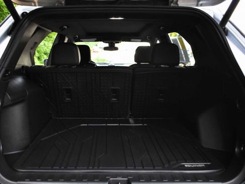 Used 2022 Chevrolet Equinox RS w/ RS Leather Package AWD/4WD image 9