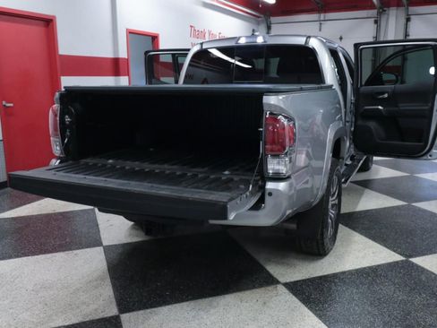 Used 2021 Toyota Tacoma Limited image 27