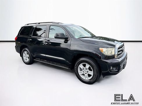 Used 2008 Toyota Sequoia SR5 w/ Moonroof & Roof Rack Pkg RWD image 9