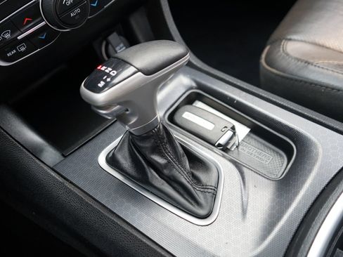 Used 2015 Dodge Charger SXT w/ AWD Plus Group image 18