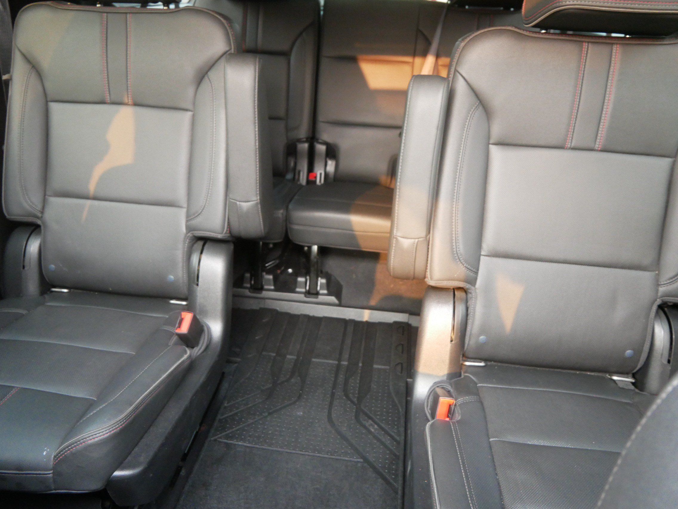 Used 2022 Chevrolet Suburban RST w/ Sport Performance Package AWD/4WD image 13