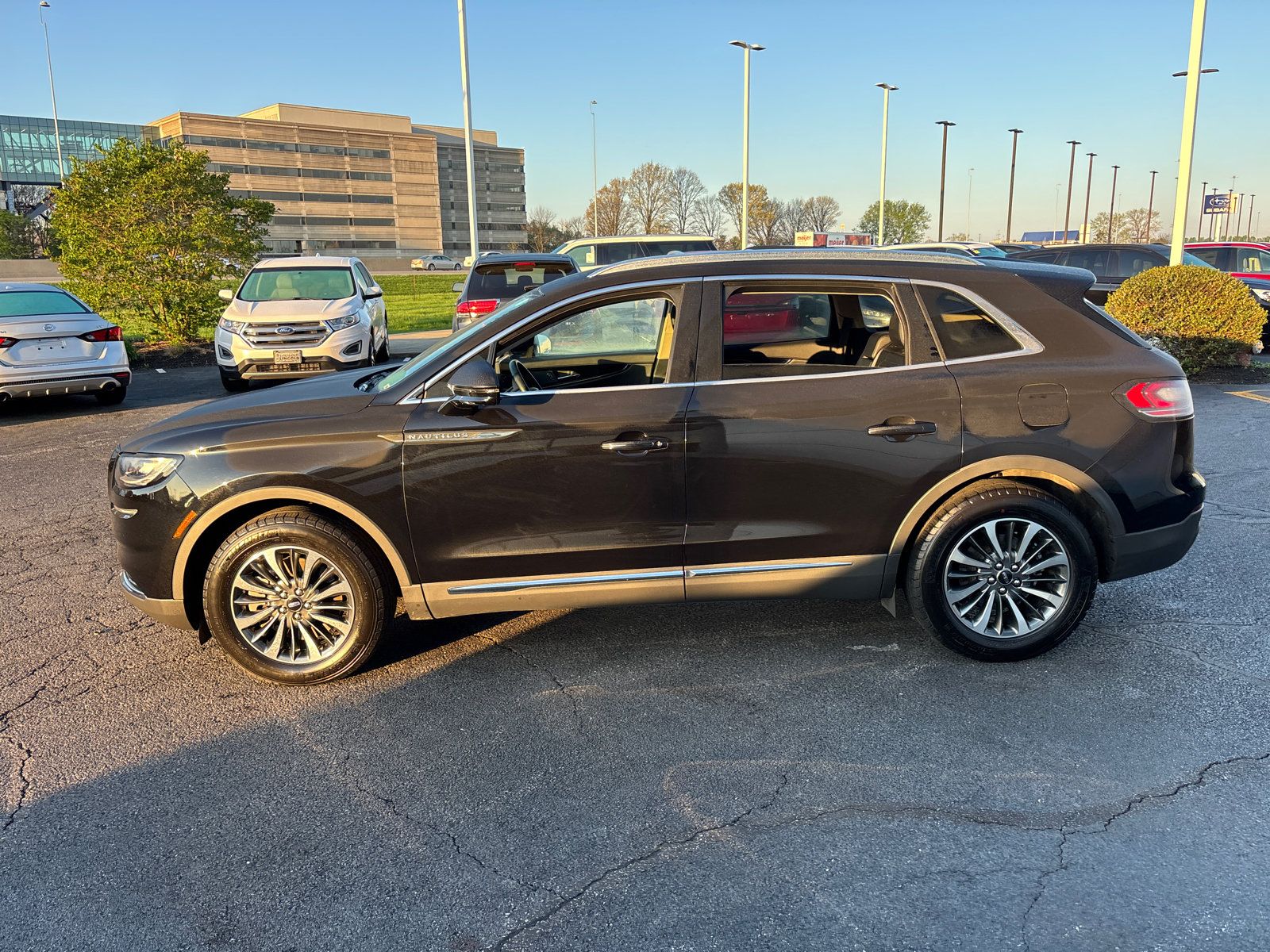 Certified 2023 Lincoln Nautilus FWD image 4