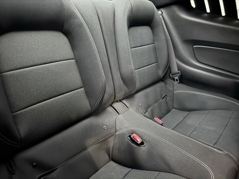 Used 2016 Ford Mustang V6 image 12