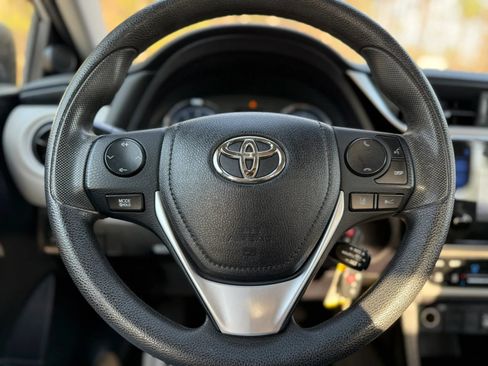 Used 2018 Toyota Corolla LE FWD image 24